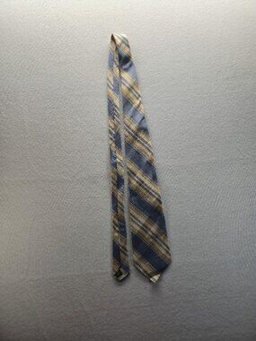 Neiman Marcus 100% Silk Tie – Blue & Gold Striped Pattern